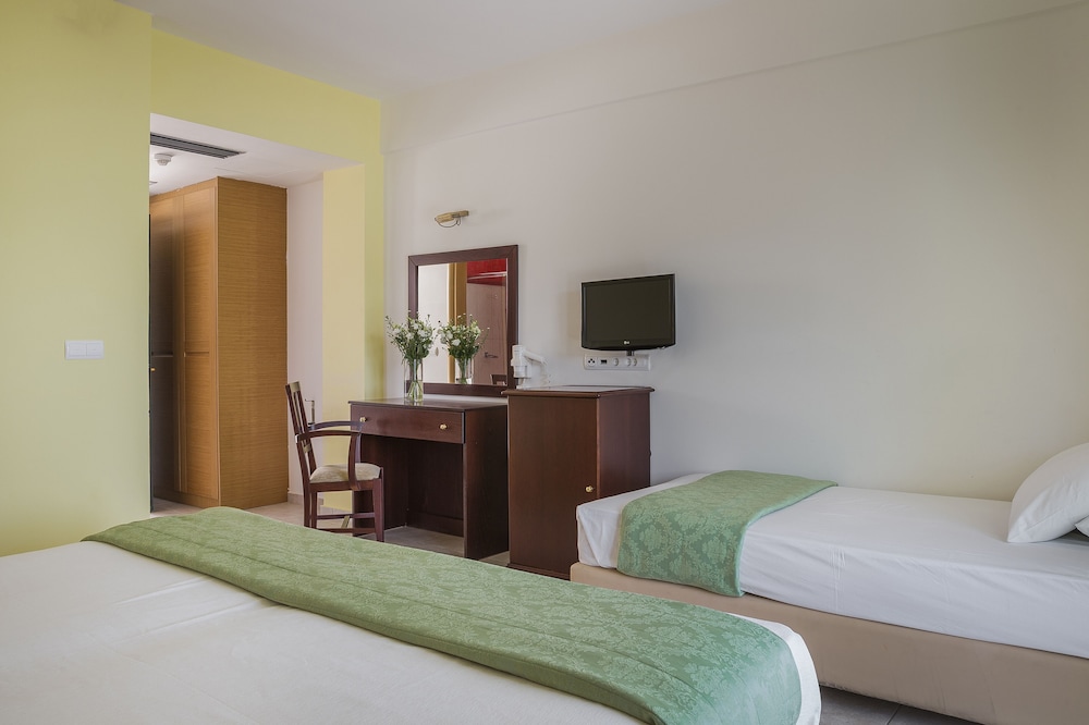 Kefalonia Bay Palace by GHH — Hotel rooms in Divarata, Ionian Islands