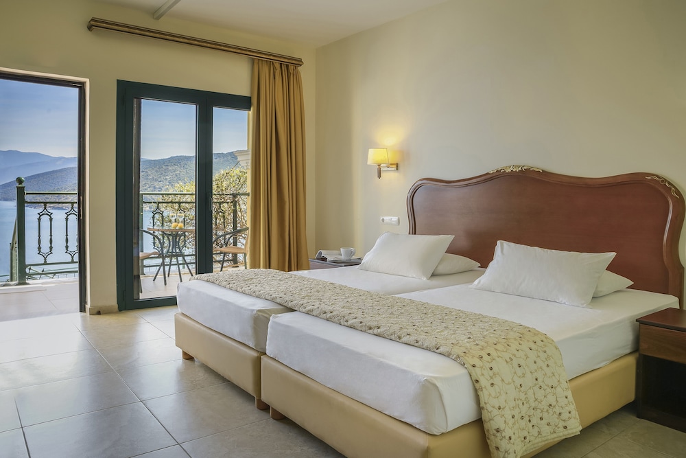Kefalonia Bay Palace by GHH — Hotel rooms in Divarata, Ionian Islands