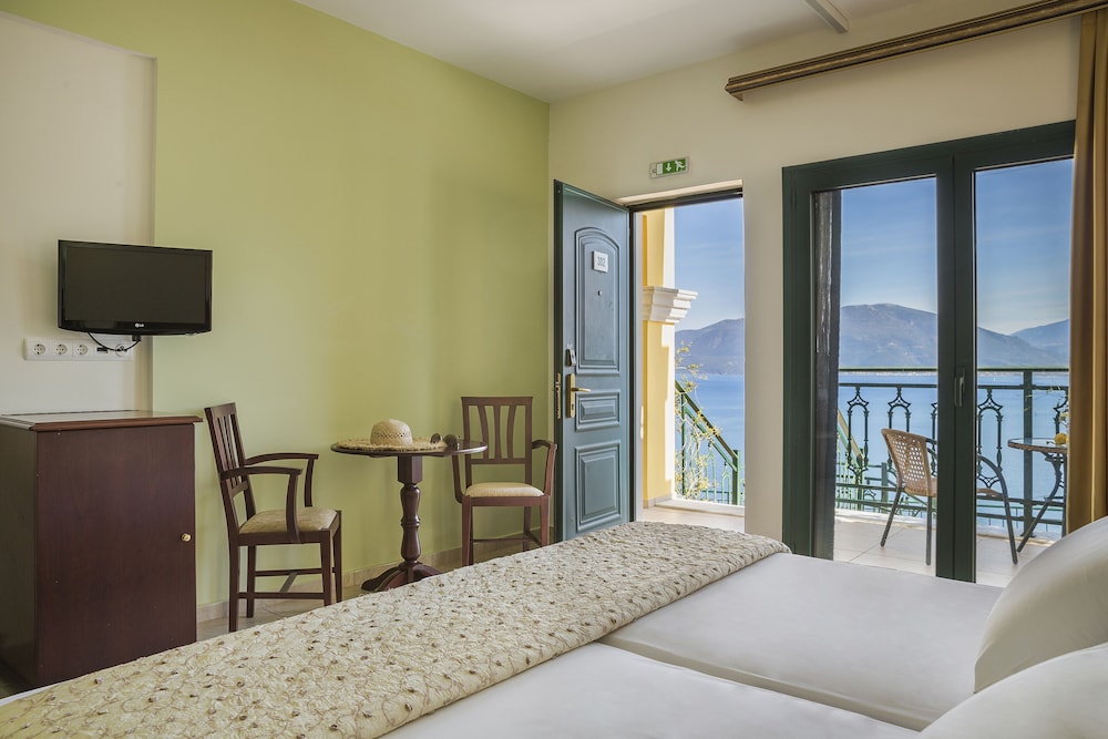 Kefalonia Bay Palace by GHH — Hotel rooms in Divarata, Ionian Islands