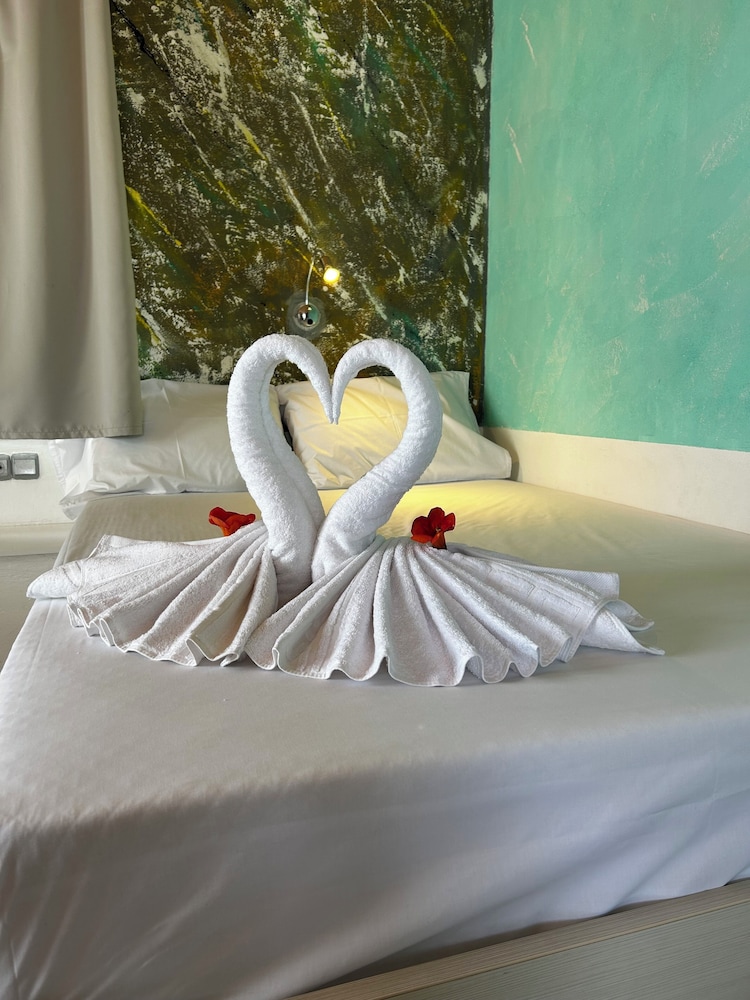 Korifi Suites Collection - Adults Only — Hotel rooms in Hersonissos