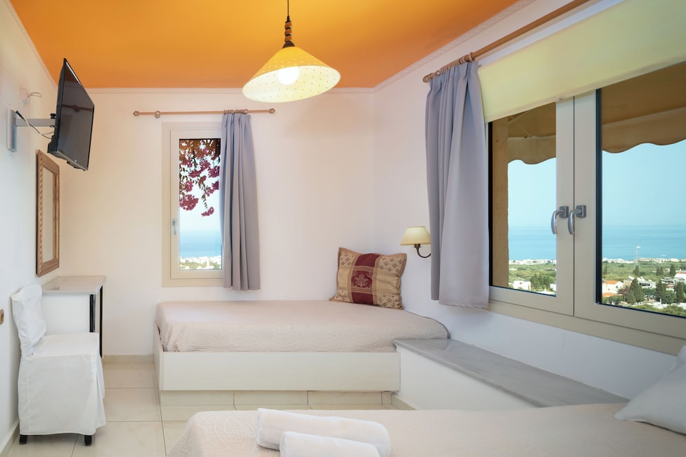 Korifi Suites Collection - Adults Only — Hotel rooms in Hersonissos