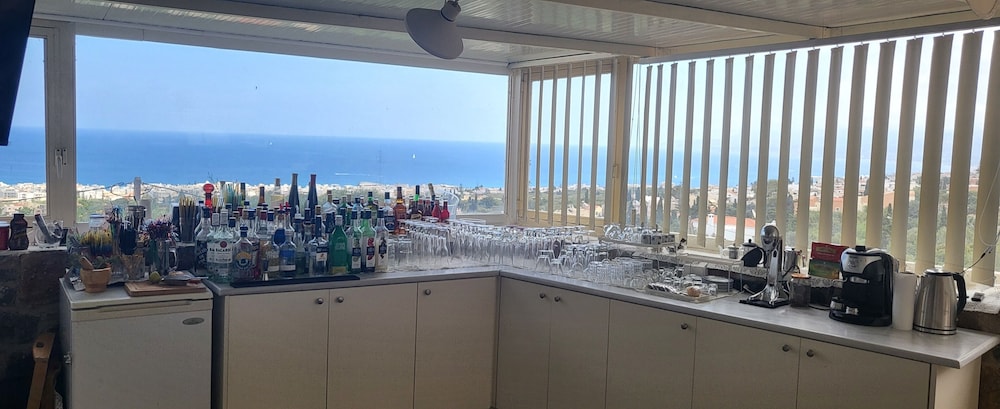 Korifi Suites Collection - Adults Only — Restaurant & bars in Hersonissos