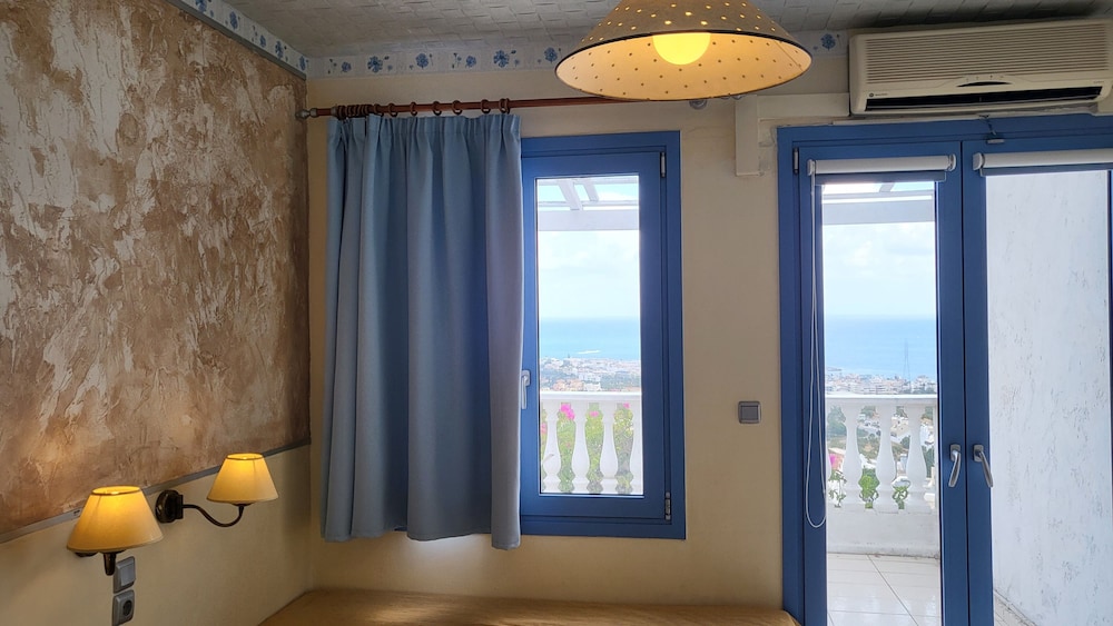 Korifi Suites Collection - Adults Only — Hotel rooms in Hersonissos