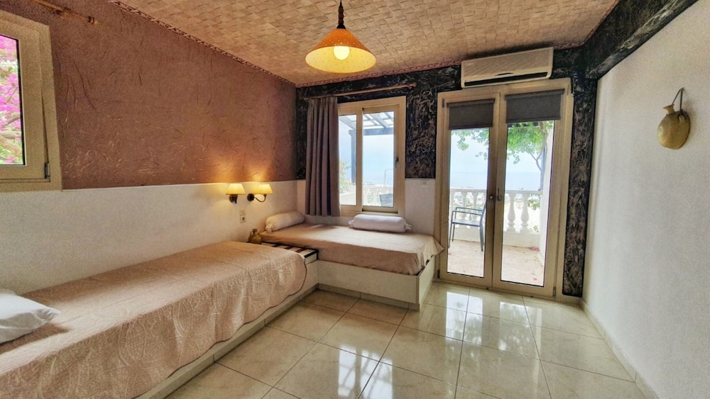 Korifi Suites Collection - Adults Only — Hotel rooms in Hersonissos