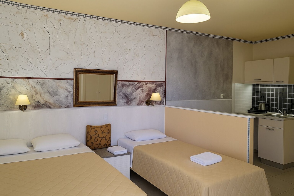 Korifi Suites Collection - Adults Only — Hotel rooms in Hersonissos