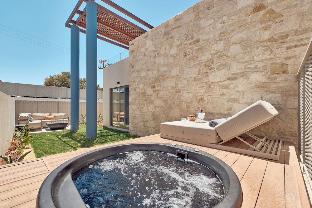 Paralos Kosta Alímia — Spa in Hersonissos