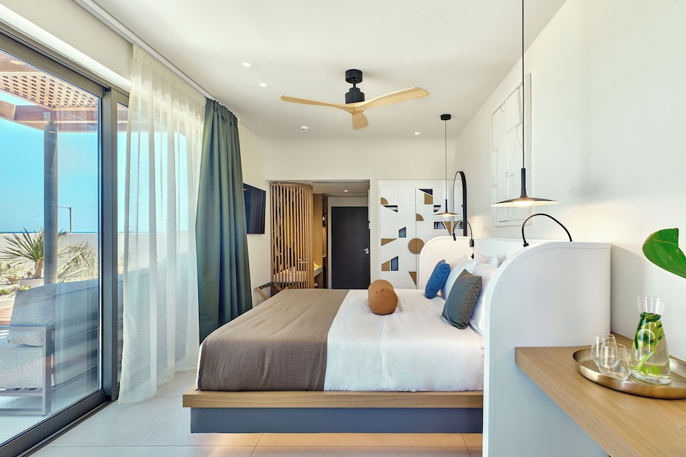 Paralos Kosta Alímia — Hotel rooms in Hersonissos