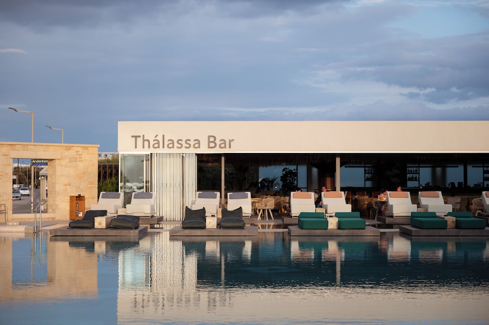 Paralos Kosta Alímia — Restaurant & bars in Hersonissos