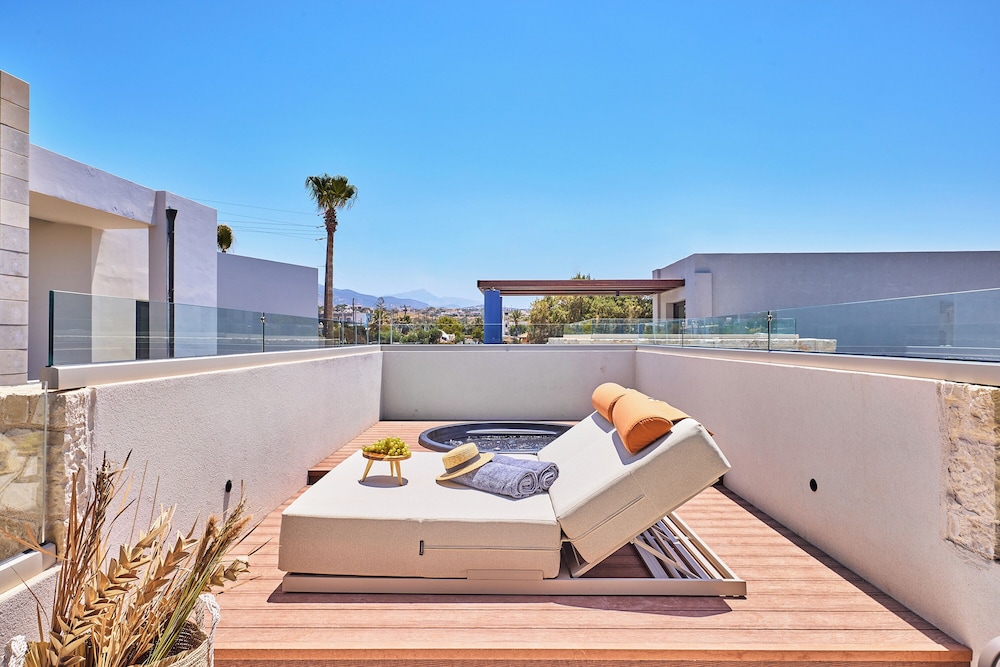 Paralos Kosta Alímia — Spa in Hersonissos