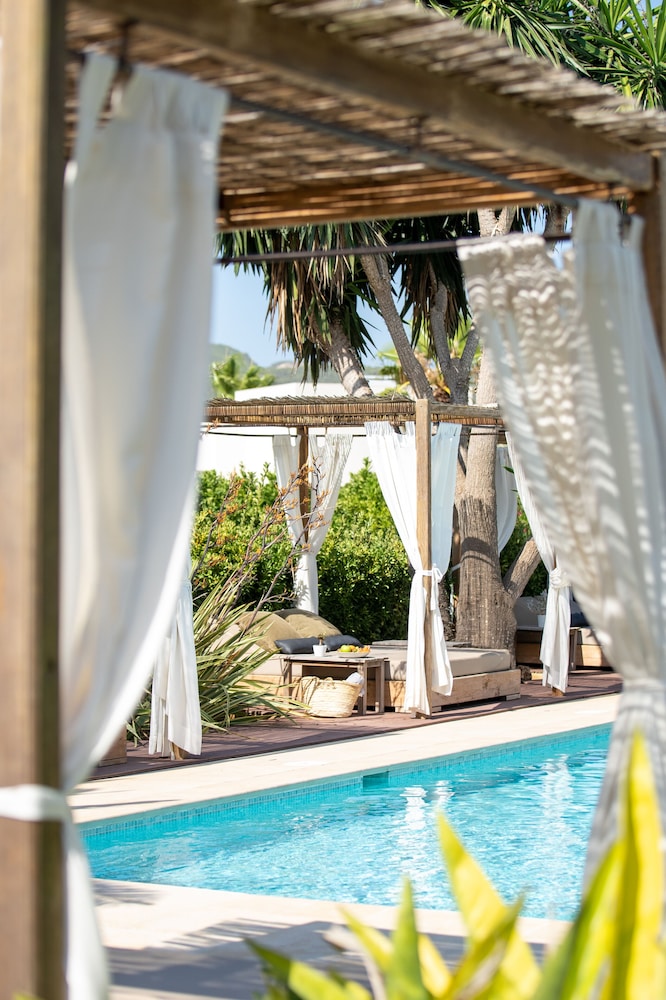 Can Jaume by Ocean Drive — Swimming pool in Santa Eulalia, Balearic Islands