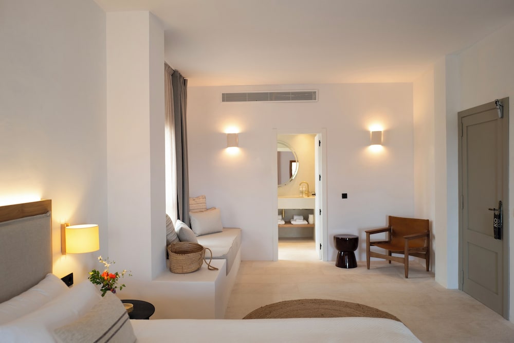 Can Jaume by Ocean Drive — Hotel rooms in Santa Eulalia, Balearic Islands