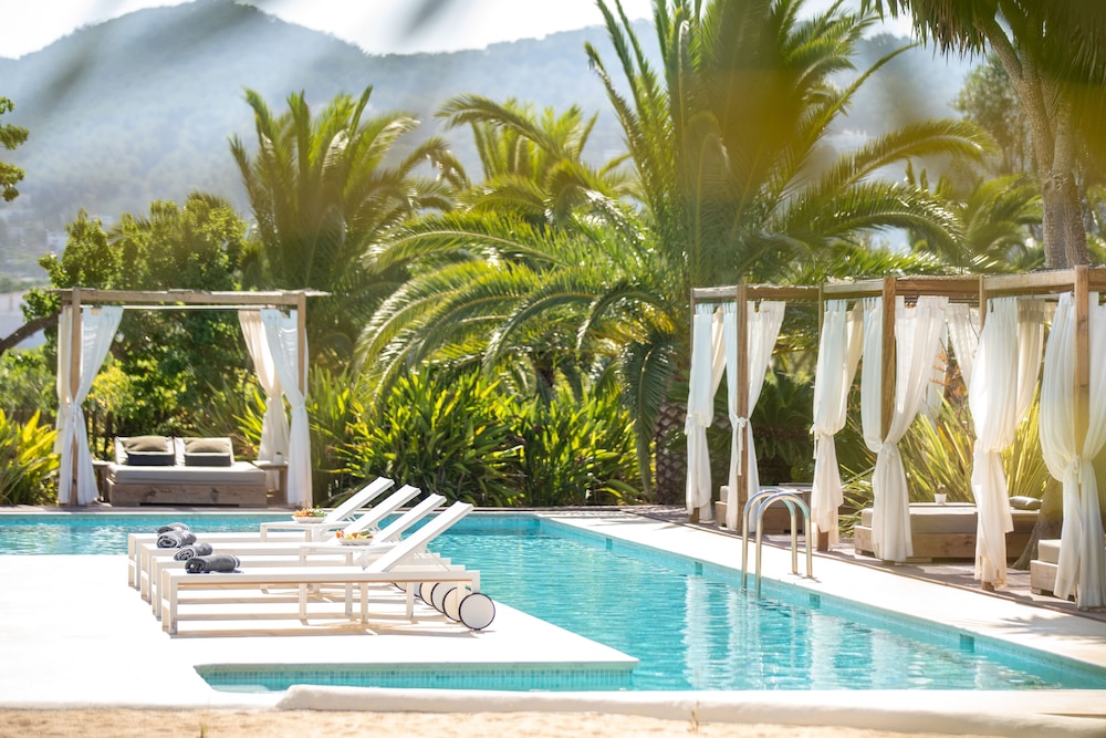 Can Jaume by Ocean Drive — Swimming pool in Santa Eulalia, Balearic Islands