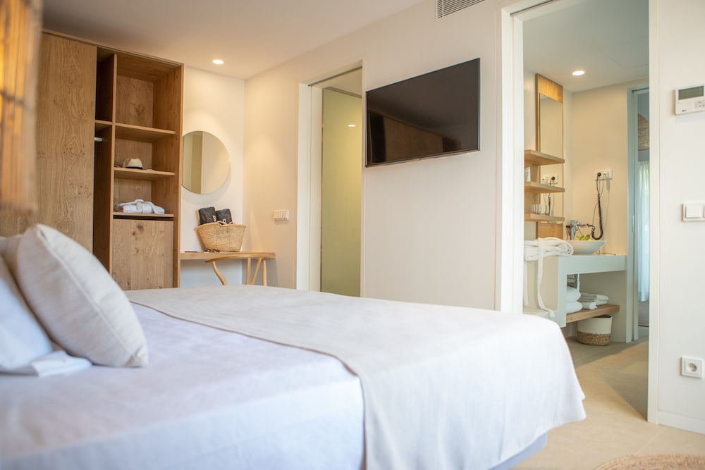 Can Jaume by Ocean Drive — Hotel rooms in Santa Eulalia, Balearic Islands