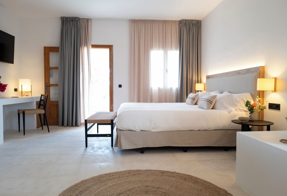 Can Jaume by Ocean Drive — Hotel rooms in Santa Eulalia, Balearic Islands