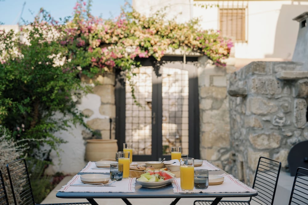 Koutouloufari Village Holiday Club — Restaurant & bars in Hersonissos