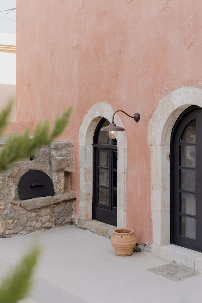 Koutouloufari Village Holiday Club — Hotel building in Hersonissos