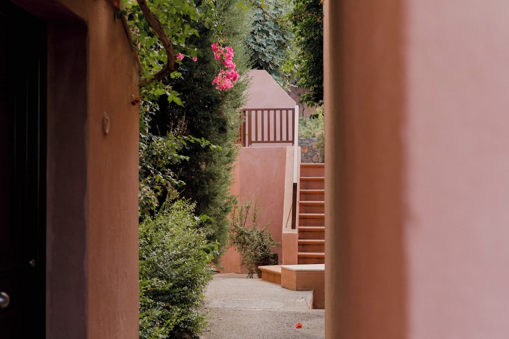 Koutouloufari Village Holiday Club — Hotel building in Hersonissos