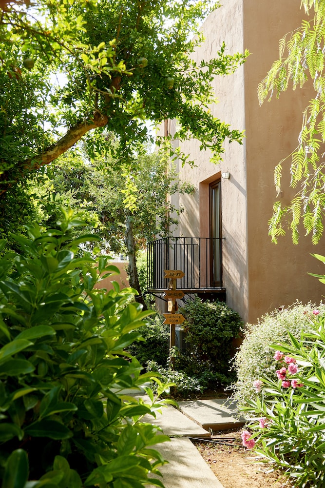Koutouloufari Village Holiday Club — Hotel building in Hersonissos
