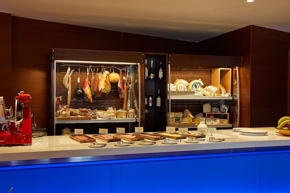 Lindos Blu Luxury Hotel & Suites - Adults Only — Restaurant in Lindos, South Aegean