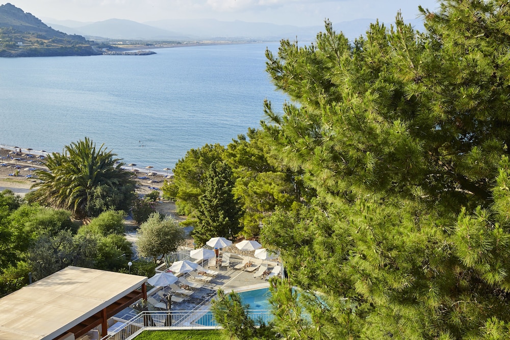 Lindos Mare — Swimming pool in Lindos, South Aegean