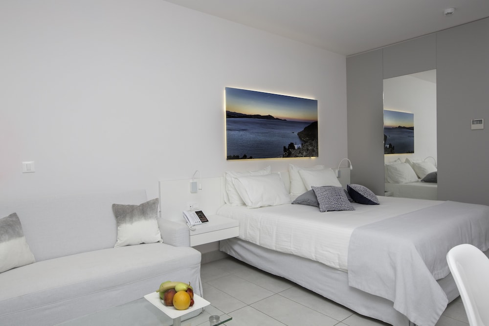 Lindos Mare — Hotel rooms in Lindos, South Aegean