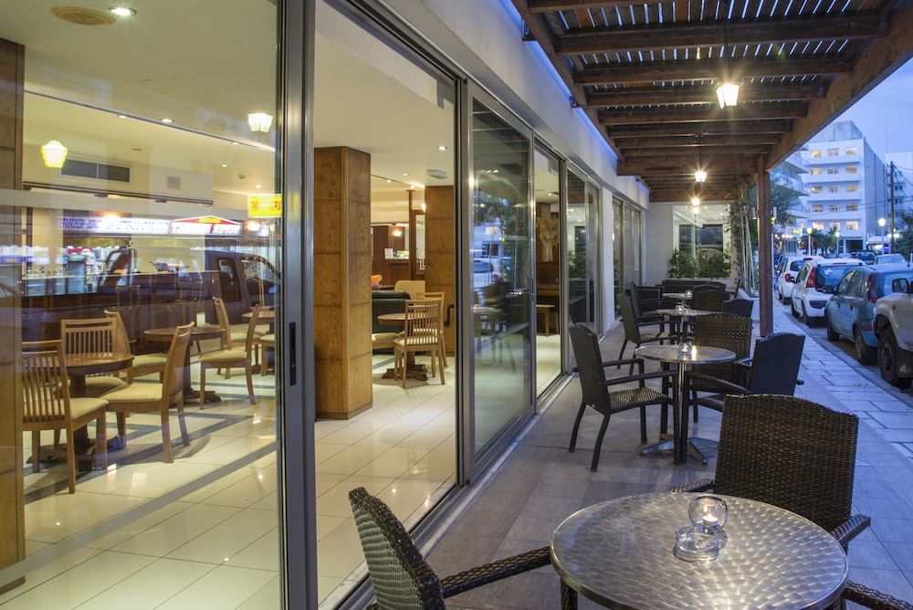 Manousos City Hotel — Restaurant & bars in Rhodes Town, South Aegean