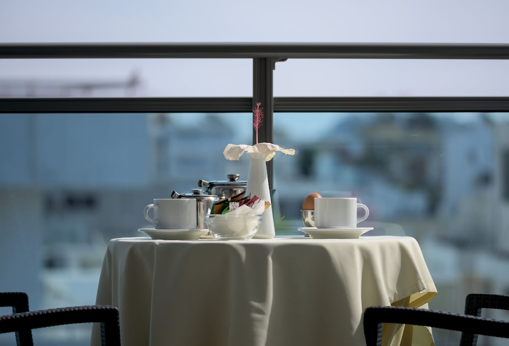 Manousos City Hotel — Restaurant & bars in Rhodes Town, South Aegean