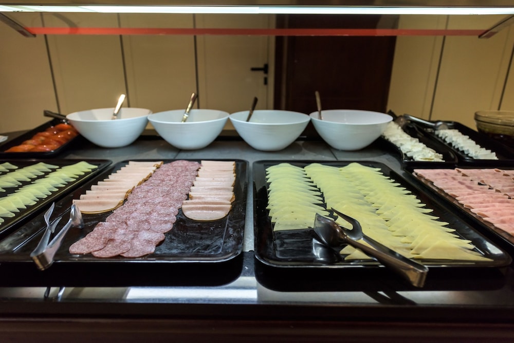 Manousos City Hotel — Restaurant & bars in Rhodes Town, South Aegean