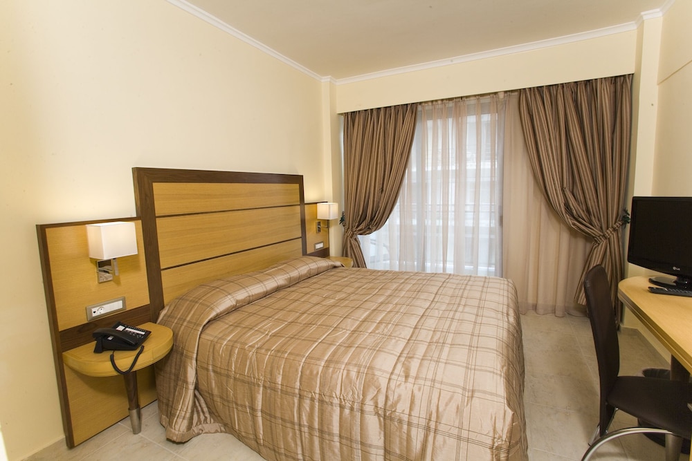 Manousos City Hotel — Hotel rooms in Rhodes Town, South Aegean