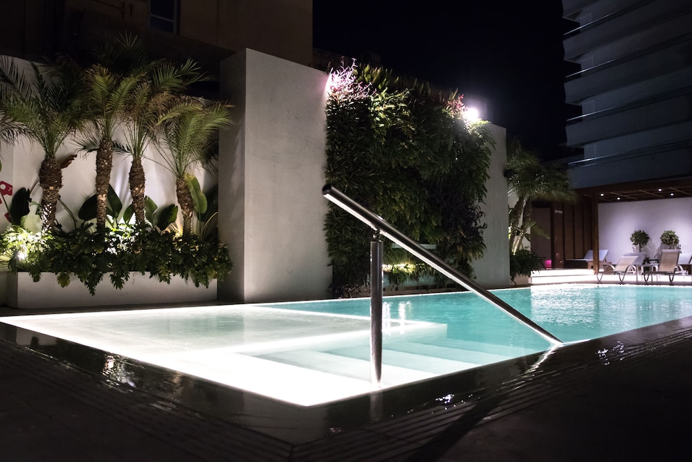 Manousos City Hotel — Swimming pool in Rhodes Town, South Aegean