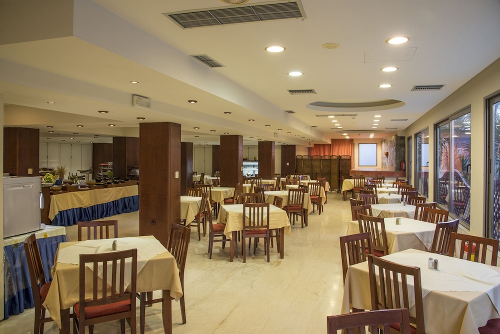 Manousos City Hotel — Restaurant & bars in Rhodes Town, South Aegean