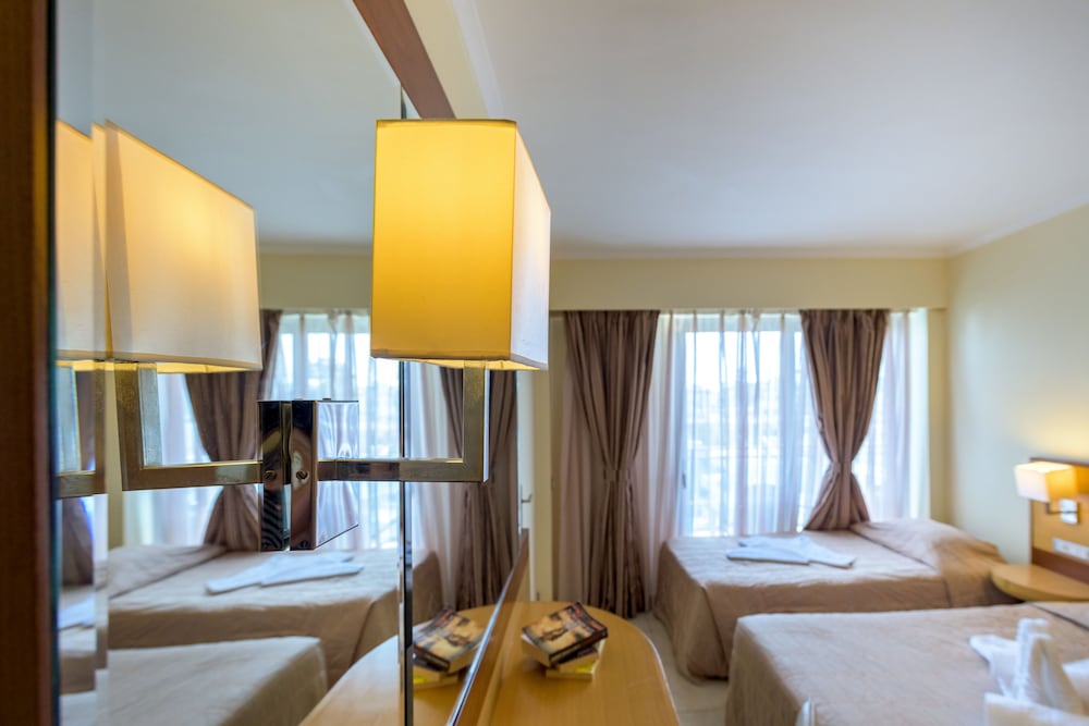 Manousos City Hotel — Hotel rooms in Rhodes Town, South Aegean