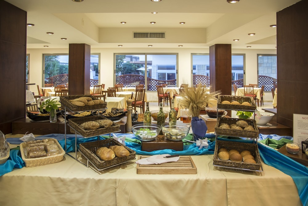 Manousos City Hotel — Restaurant & bars in Rhodes Town, South Aegean