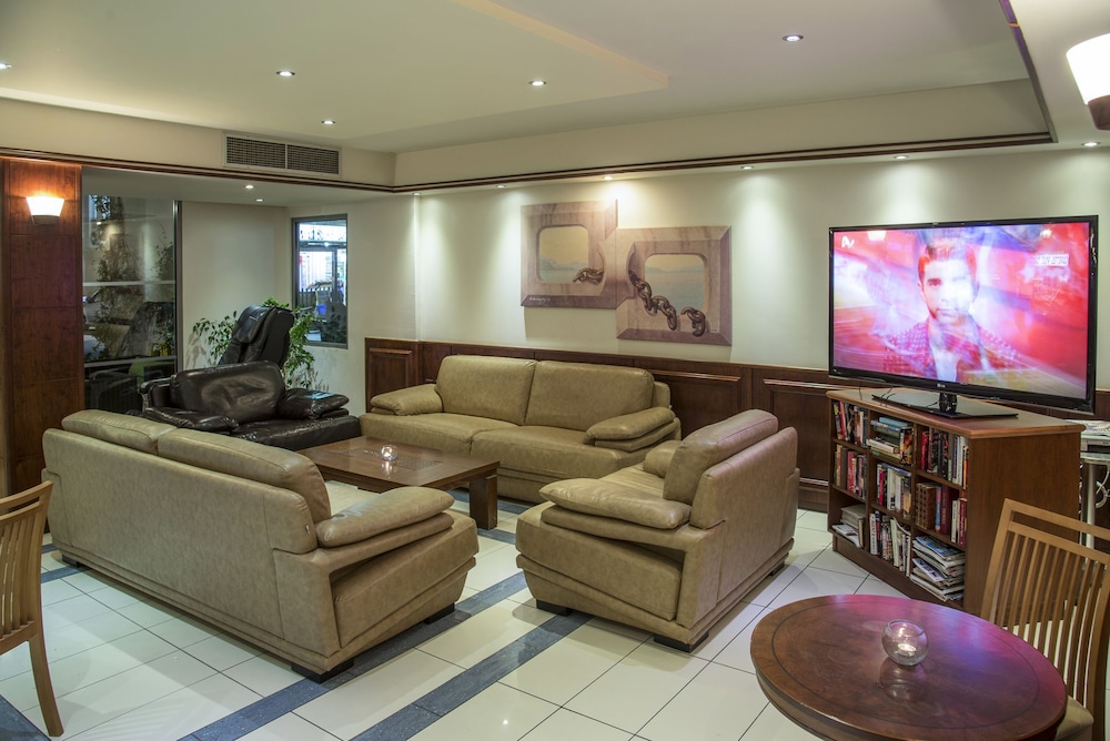 Manousos City Hotel — Hotel rooms in Rhodes Town, South Aegean