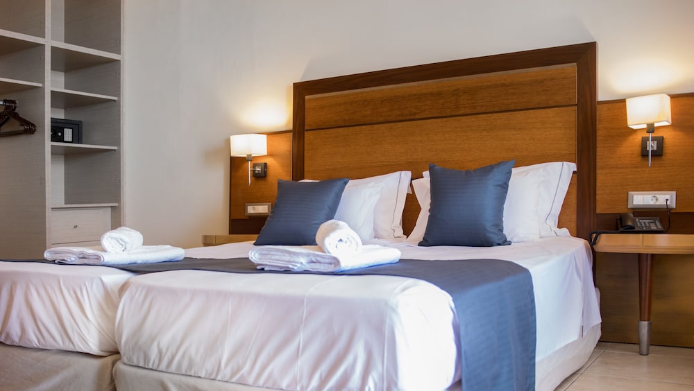 Manousos City Hotel — Hotel rooms in Rhodes Town, South Aegean