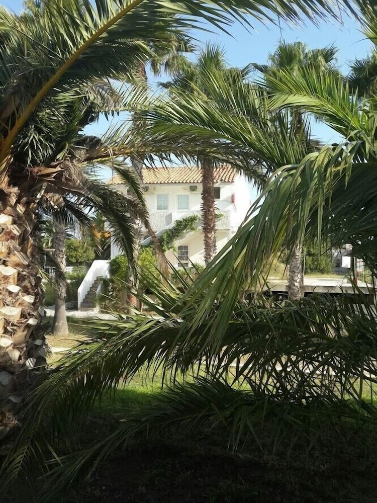 Mariliza Beach — Hotel building in Marmari (Kos), South Aegean
