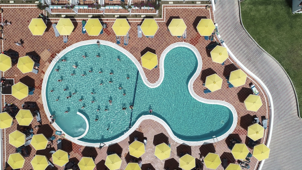Mitsis Norida — Swimming pool in Kardamena, South Aegean