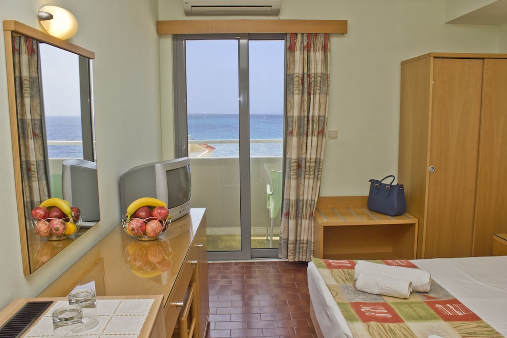 Nafsika Hotel — Hotel rooms in Rhodes Town, South Aegean