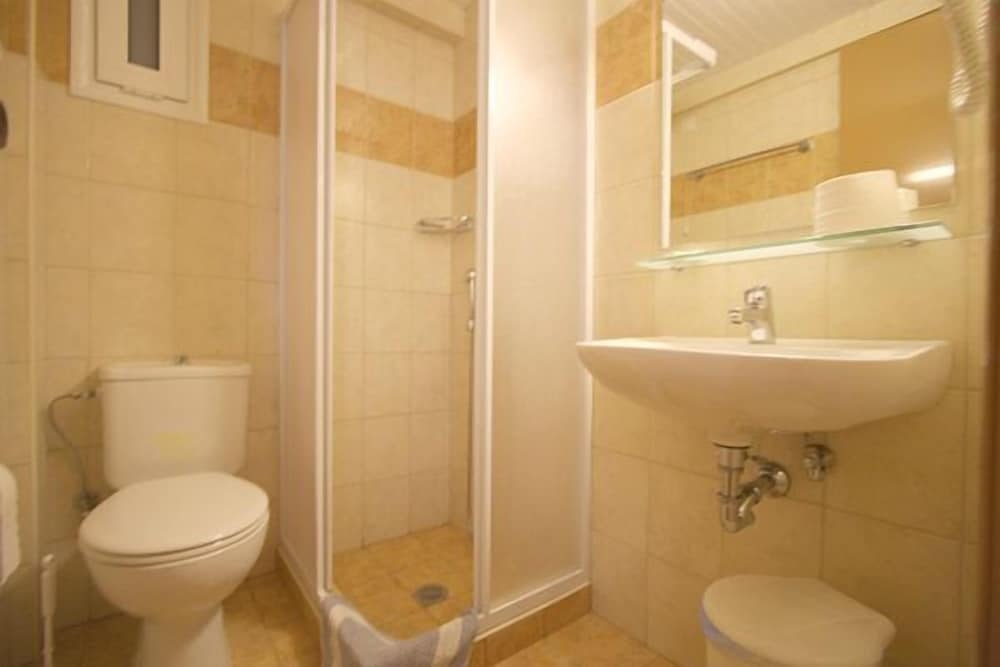 Nafsika Hotel — Hotel rooms in Rhodes Town, South Aegean
