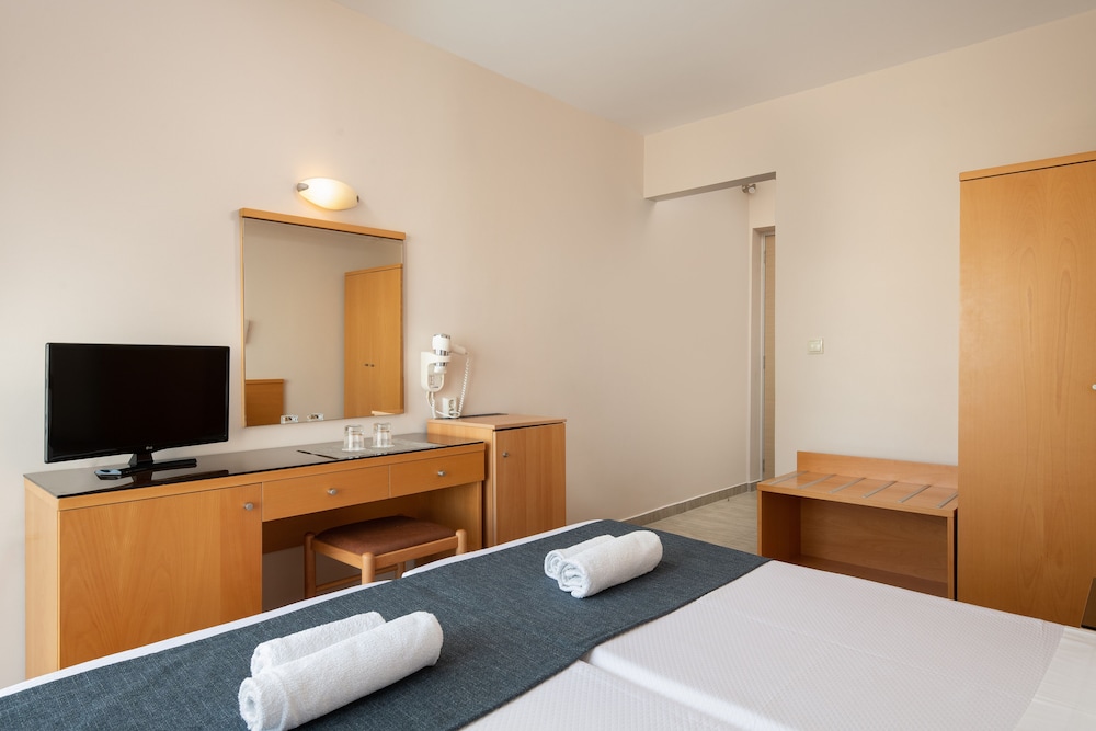 Nafsika Hotel — Hotel rooms in Rhodes Town, South Aegean