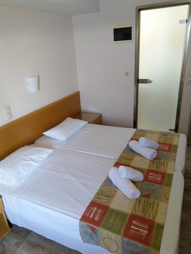 Nafsika Hotel — Hotel rooms in Rhodes Town, South Aegean