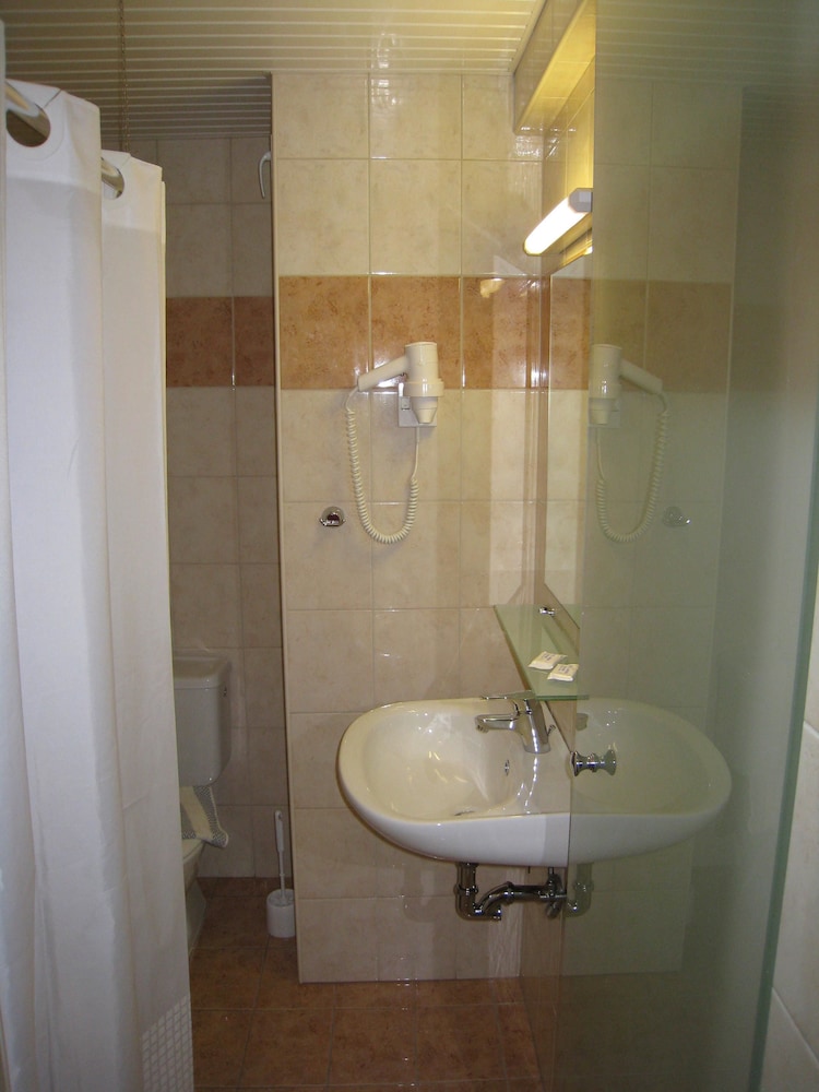 Nafsika Hotel — Hotel rooms in Rhodes Town, South Aegean