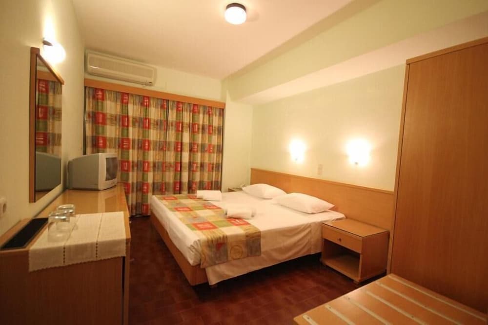 Nafsika Hotel — Hotel rooms in Rhodes Town, South Aegean