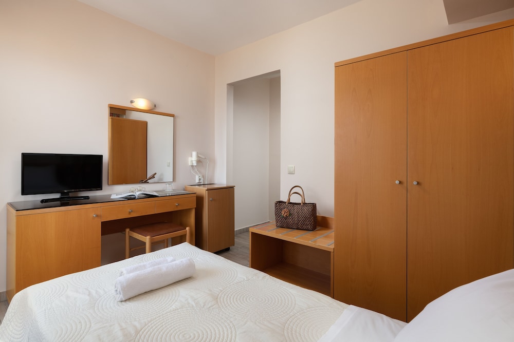 Nafsika Hotel — Hotel rooms in Rhodes Town, South Aegean
