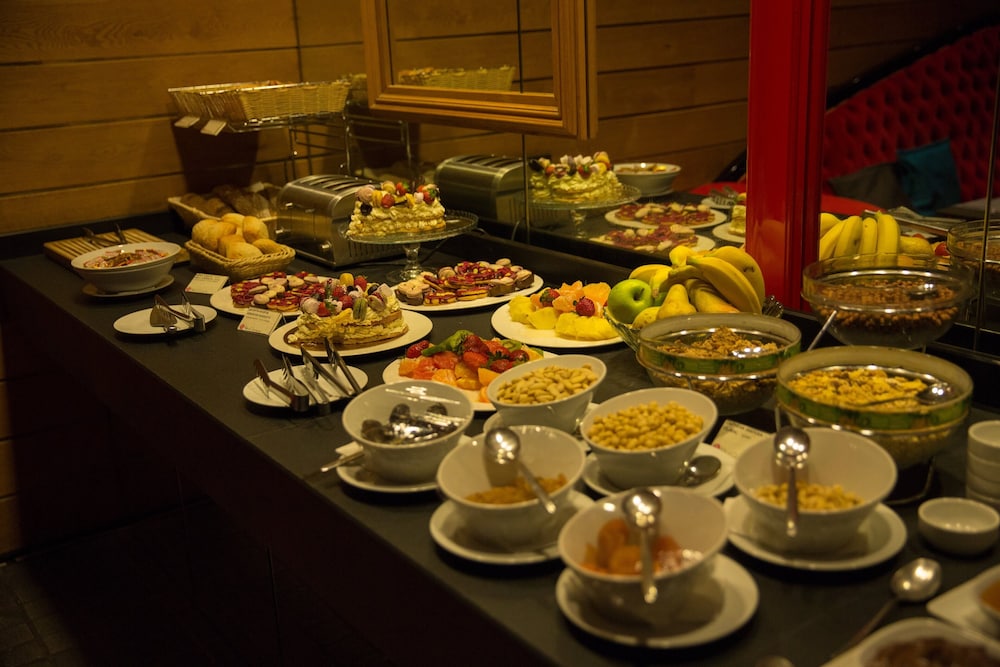 Graffit Gallery Design Hotel — Restaurant & bars in Varna, Varna Region