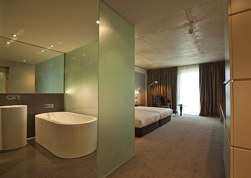 Graffit Gallery Design Hotel — Hotel rooms in Varna, Varna Region