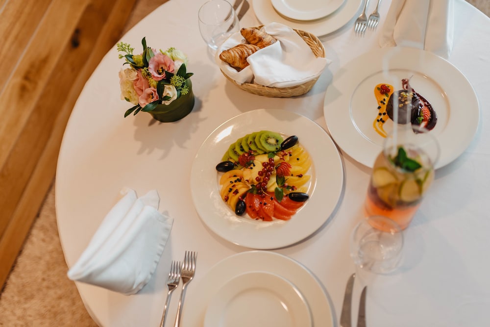 Graffit Gallery Design Hotel — Restaurant & bars in Varna, Varna Region