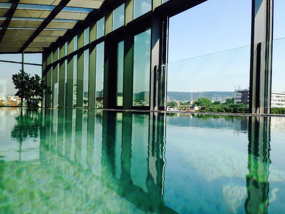 Graffit Gallery Design Hotel — Swimming pool in Varna, Varna Region