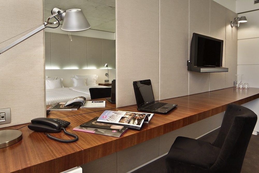 Graffit Gallery Design Hotel — Hotel rooms in Varna, Varna Region