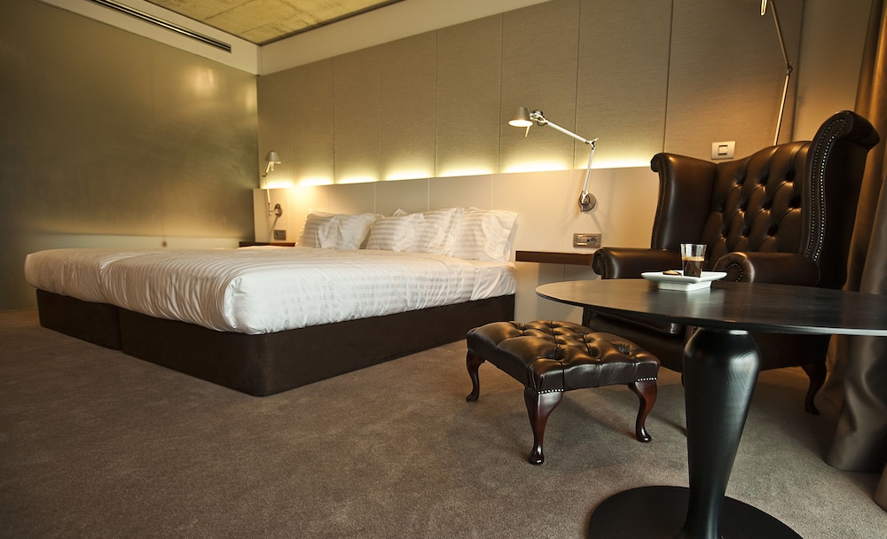 Graffit Gallery Design Hotel — Hotel rooms in Varna, Varna Region